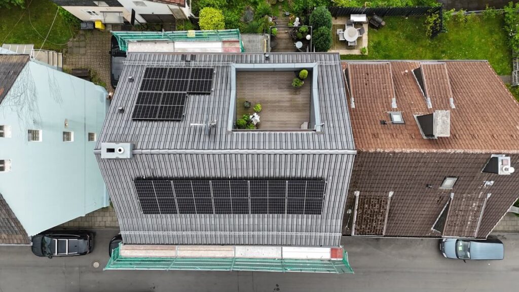 Solingen - Privat, 7 kWp mit Energiespeicher 12 kWh